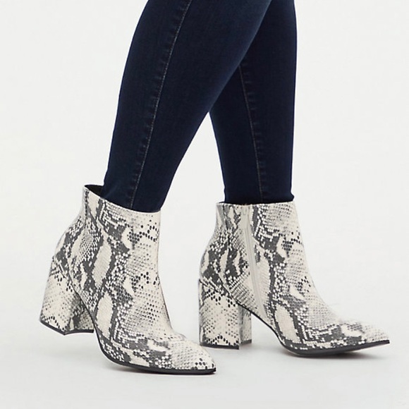 wide width booties size 11